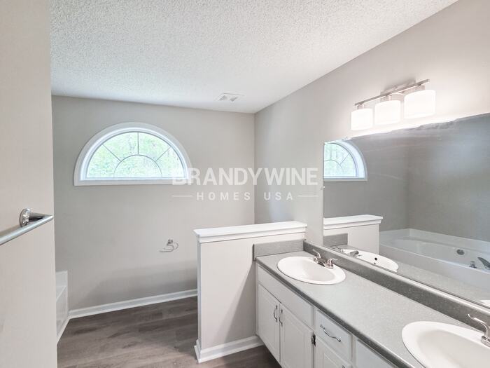 Building Photo - 10342 Commons Crossing