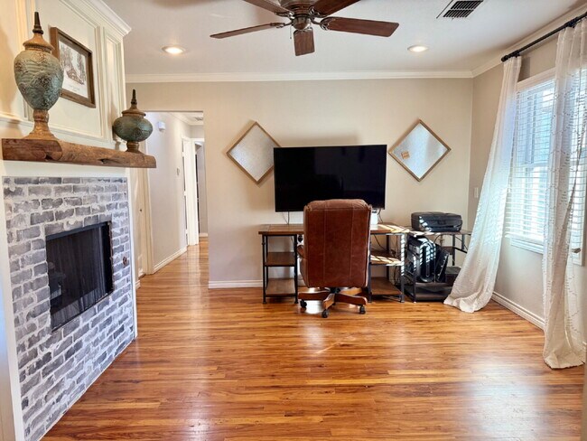 Building Photo - A Standard of Excellence in Tech Terrace!