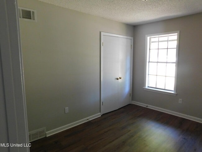 Building Photo - 6510 Heather Rd