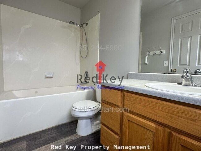 Building Photo - 550 E Single Family Home