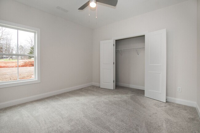 Building Photo - Luxury 2-Bedroom Townhome for Rent in Chimney Oaks – Golf Community Living!