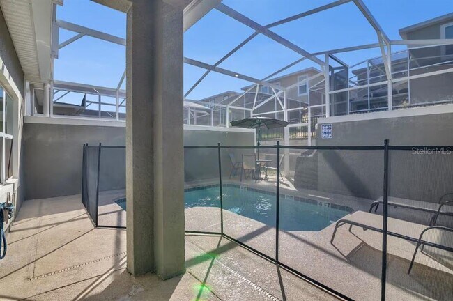 Building Photo - 1034 Splash Shot Pl