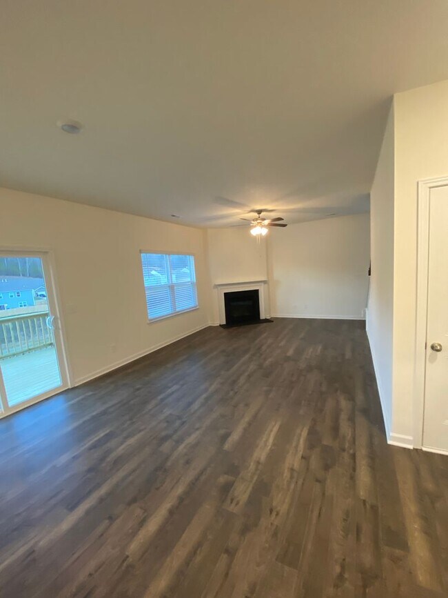 Building Photo - Gorgeous South Knoxville house!!!!!