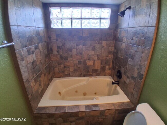 Building Photo - 4813 W Doria Dr