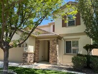 Building Photo - 10890 Oakhaven Dr