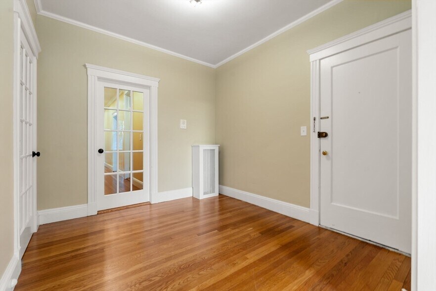 Building Photo - 132 Sewall Ave