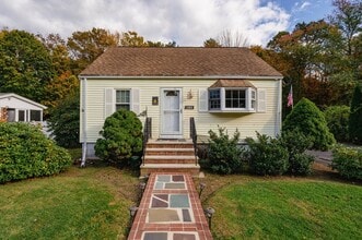 Building Photo - 121 Ewing Dr