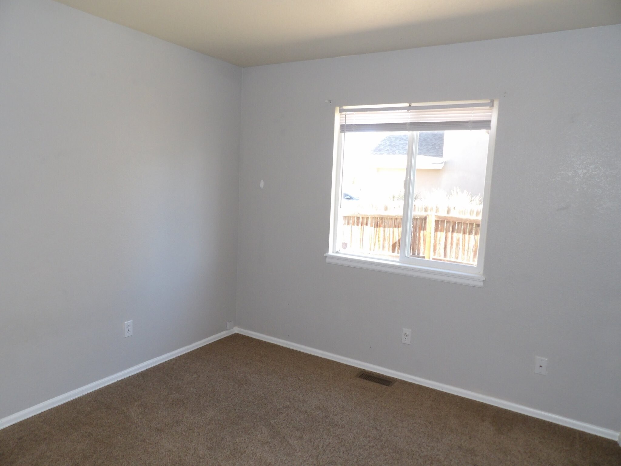 Building Photo - 875 Aspenglow Ln