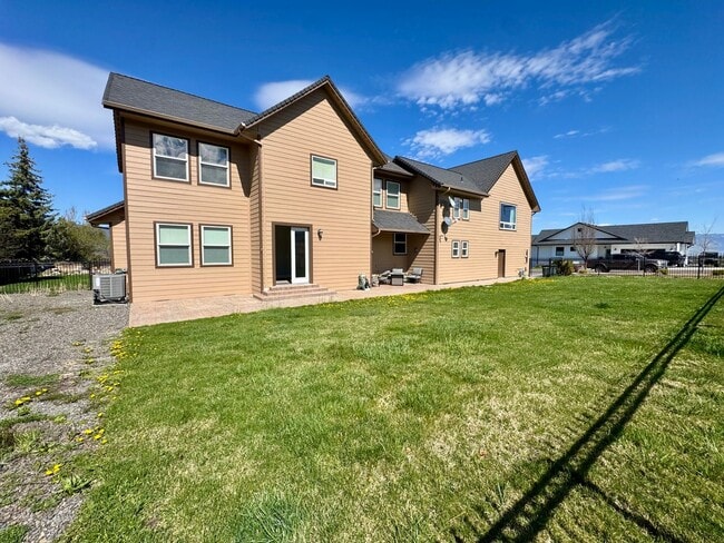 Building Photo - 130 Ridge Dr