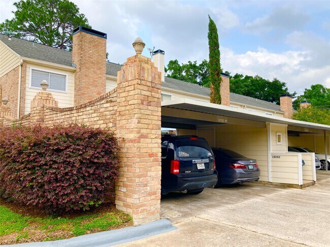 Building Photo - 10282 Briar Forest Dr