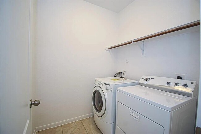 Building Photo - 17626 Sauki Ln