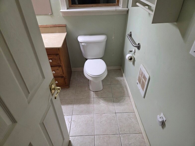 Building Photo - 495 Carter Hill Rd