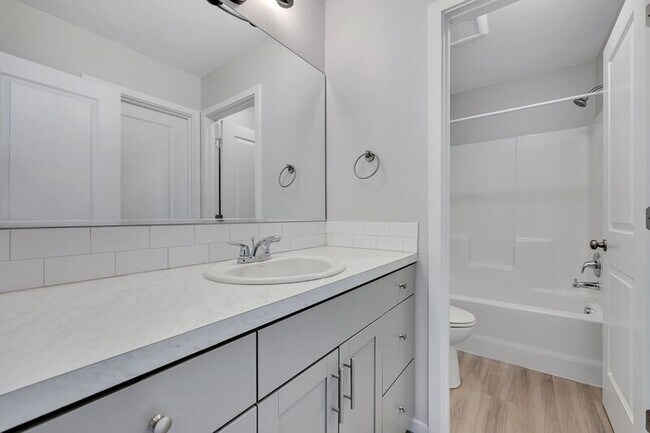 Building Photo - 5215 Remington Dr