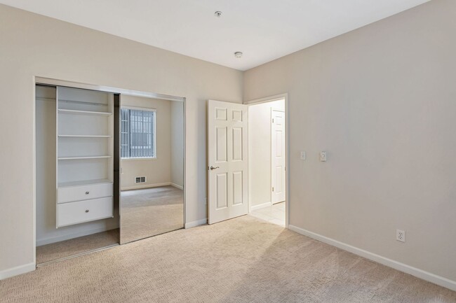 Building Photo - 2-Bedroom Condo in Prime Sunnyvale Locatio...