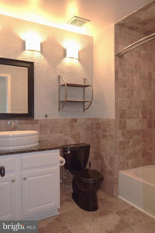 Building Photo - 8819 Blue Royale Ln