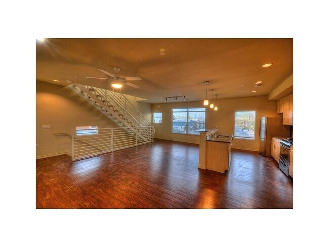 Primary Photo - 2606 Wilson St