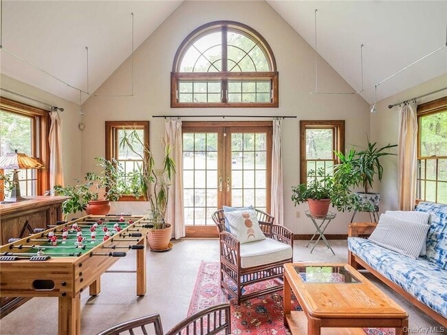 Building Photo - 74 Hilltop Rd