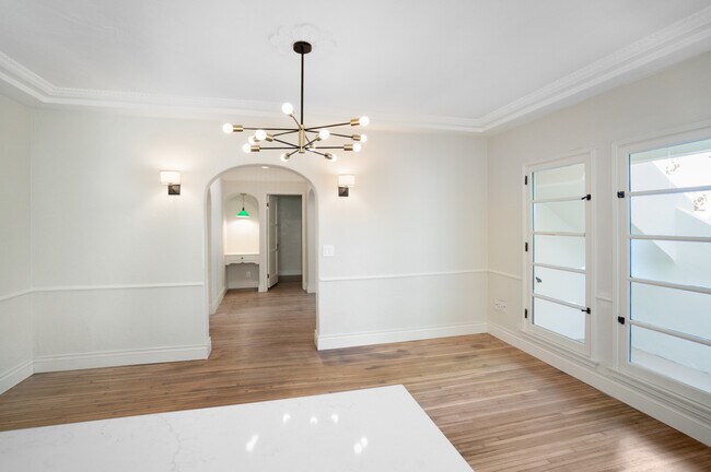 Building Photo - 1215 S Crescent Heights Blvd