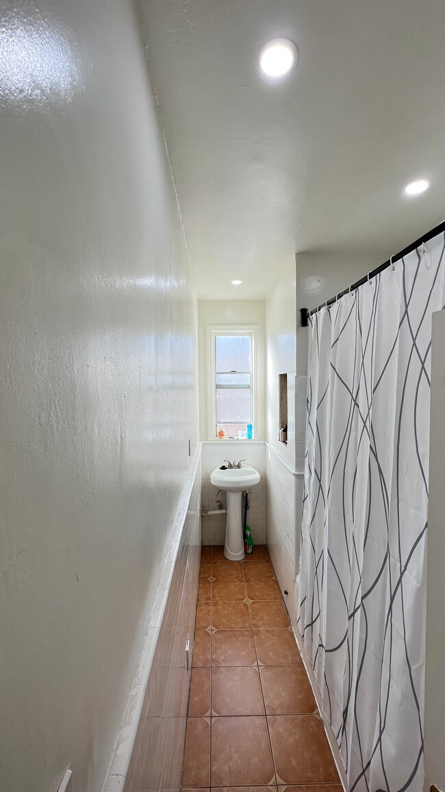 Building Photo - 207 Columbia Pl