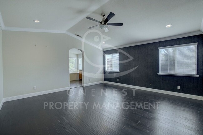 Building Photo - 2874 Southcreek Dr