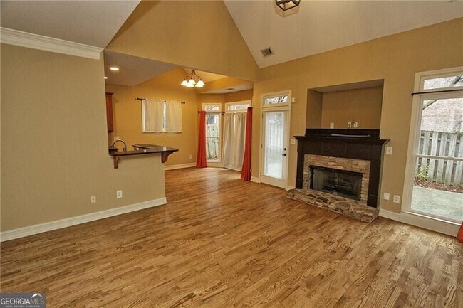 Building Photo - 1360 East Gate Ct SE