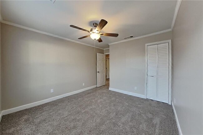 Building Photo - 1210 Port Royal Ct