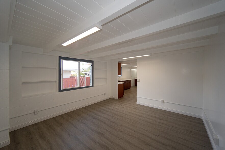 Building Photo - 1957 Hoohai St