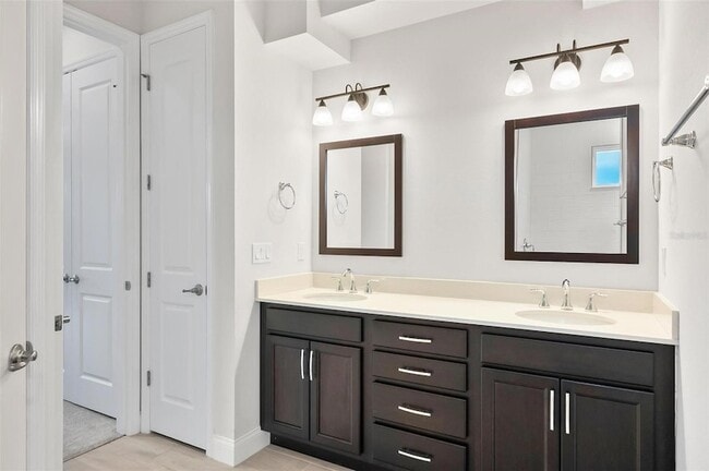 Building Photo - 128 Del Palma Dr