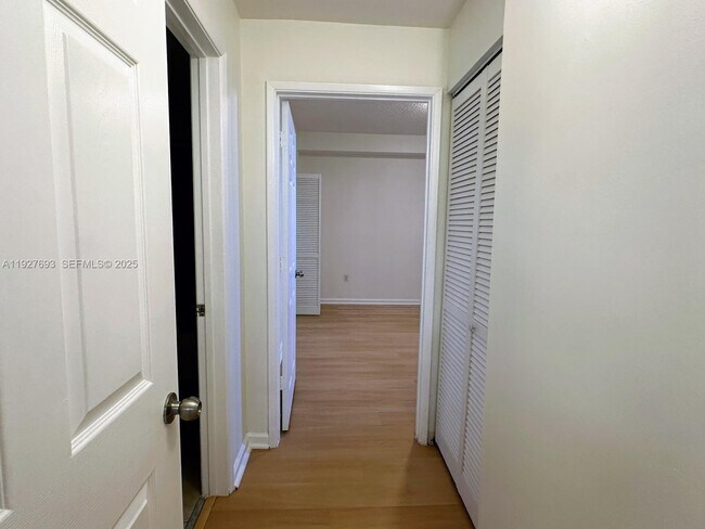 Building Photo - 1919 Van Buren St