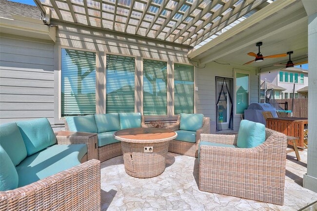 Building Photo - 134 Longmire Cv