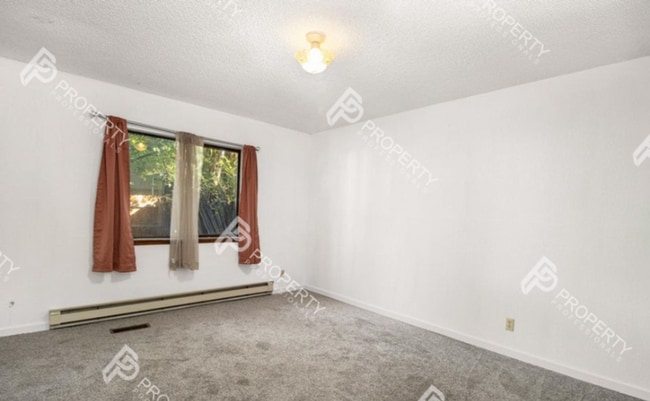 Building Photo - Spacious Home for Rent in Glenwood Springs – Great Location, No HOA!