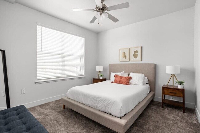 Building Photo - 8506 Westfield Blvd