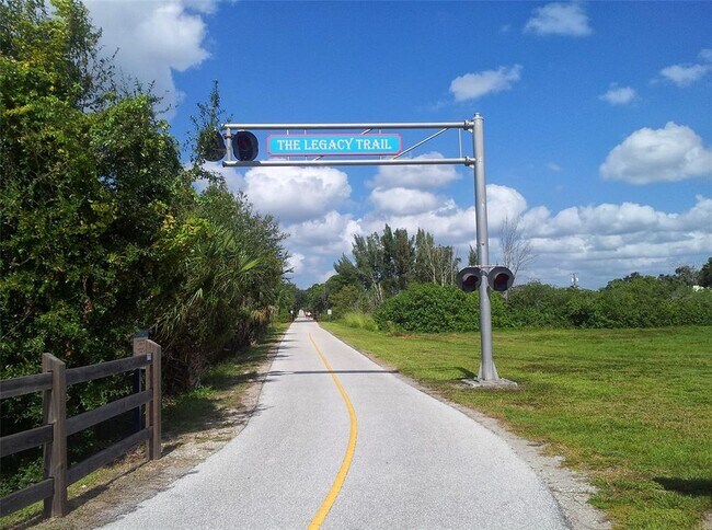 Building Photo - 8375 Glen Rose Way