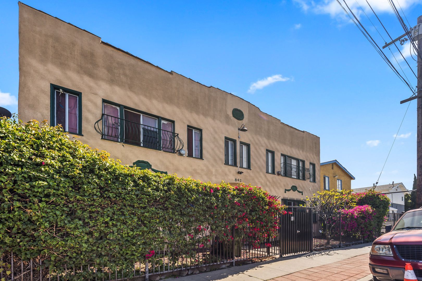 Building Photo - 842 W 83rd St