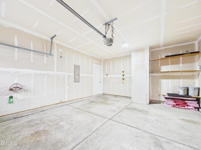 Building Photo - 302 Meeting Hall Dr