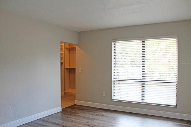 Building Photo - 1836 N Crystal Lake Dr