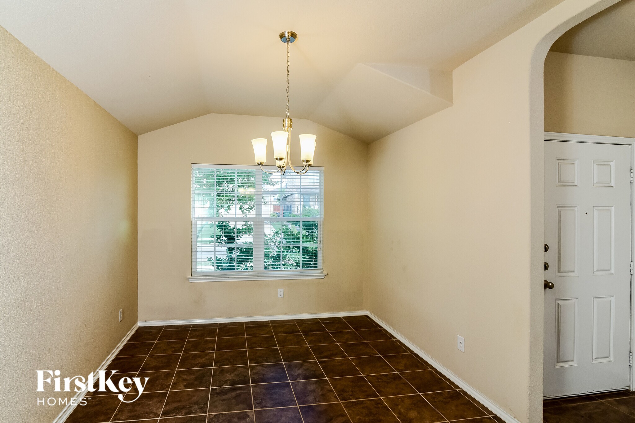 Building Photo - 7106 Phoebe View