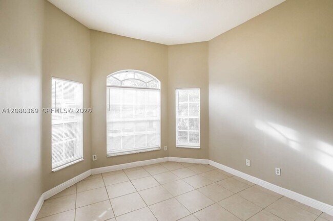 Building Photo - 5221 SW 141st Ave