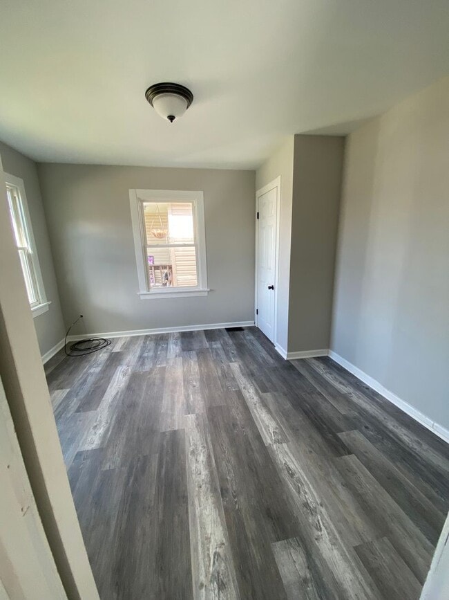 Building Photo - 152 Webster Ave