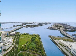 Building Photo - 900 Biscayne Blvd
