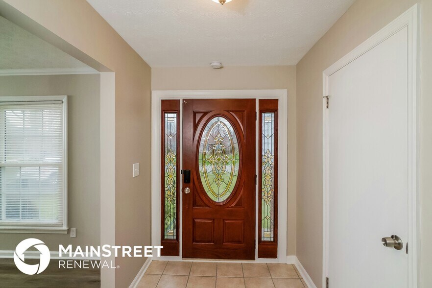 Building Photo - 6907 Mariemont Dr