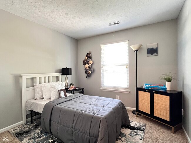 Building Photo - 10779 Park Vista Ct