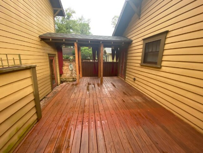 Building Photo - 3 Bedroom 2 Bath in Historic Orlando for RENT!