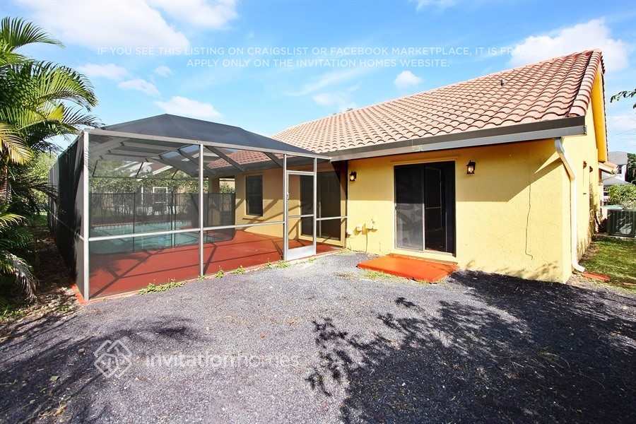 Building Photo - 5147 NW 51st Ave