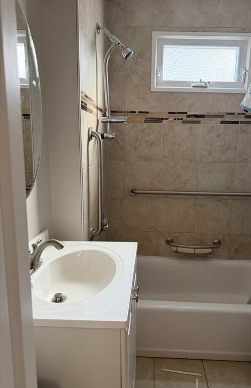 Building Photo - 131-131 Columbia St