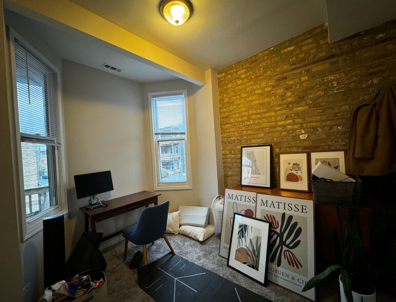 Building Photo - 2746 W Le Moyne St