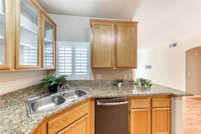Building Photo - 75 N Valle Verde Dr