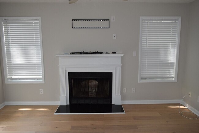 Building Photo - 668 Bartons Landing Pl