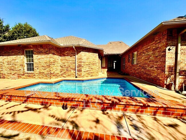 Building Photo - 1216 NW 190th Pl