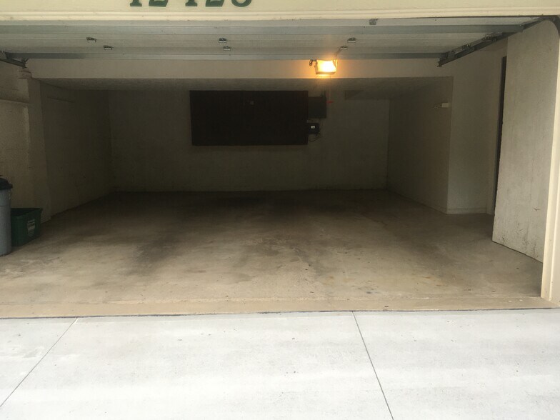 Building Photo - 12423 Yates St